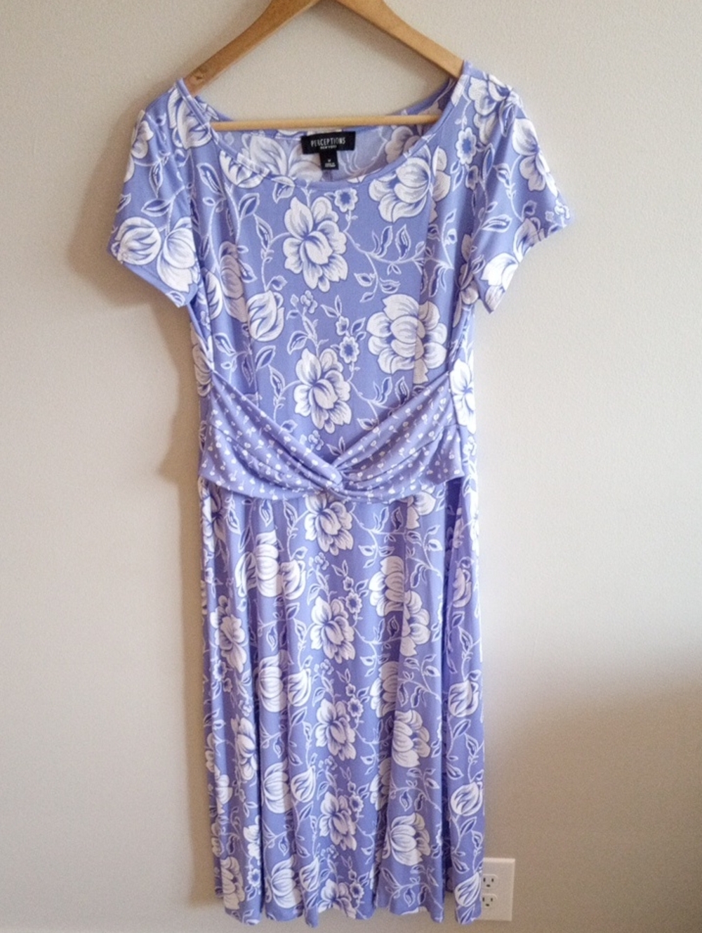 Perceptions Floral Twist Waist Midi Dress Size Medium Periwinkle Blue